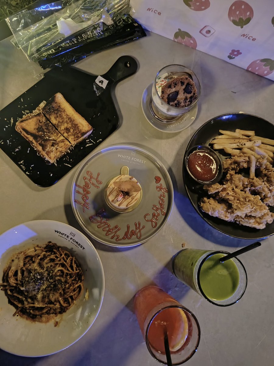 pisang ambon tweet media