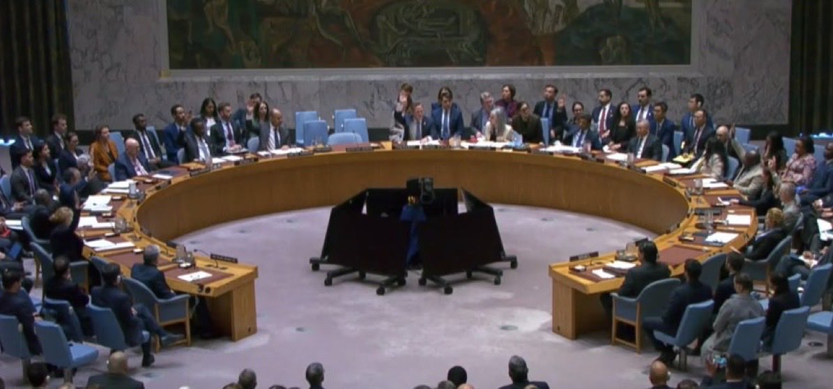 مجلس الأمن يدين بأشد العبارات الهجمات غير المبررة التي شنتها #إيران على الإمارات والبحرين والكويت و #عُمان و #قطر و السعودية و #الأردن.
دولة #الإمارات ترحب باعتماد القرار رقم 2817، إذ يعكس الدعم الواسع الذي حظي به، والمتمثل في أعلى عدد من الدول المشاركة في رعايته في تاريخ مجلس