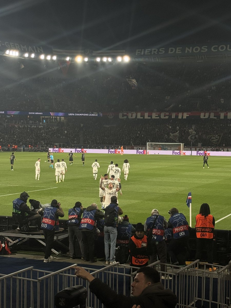 phelper16's tweet photo. PSG (A) https://t.co/ar1octU2jj