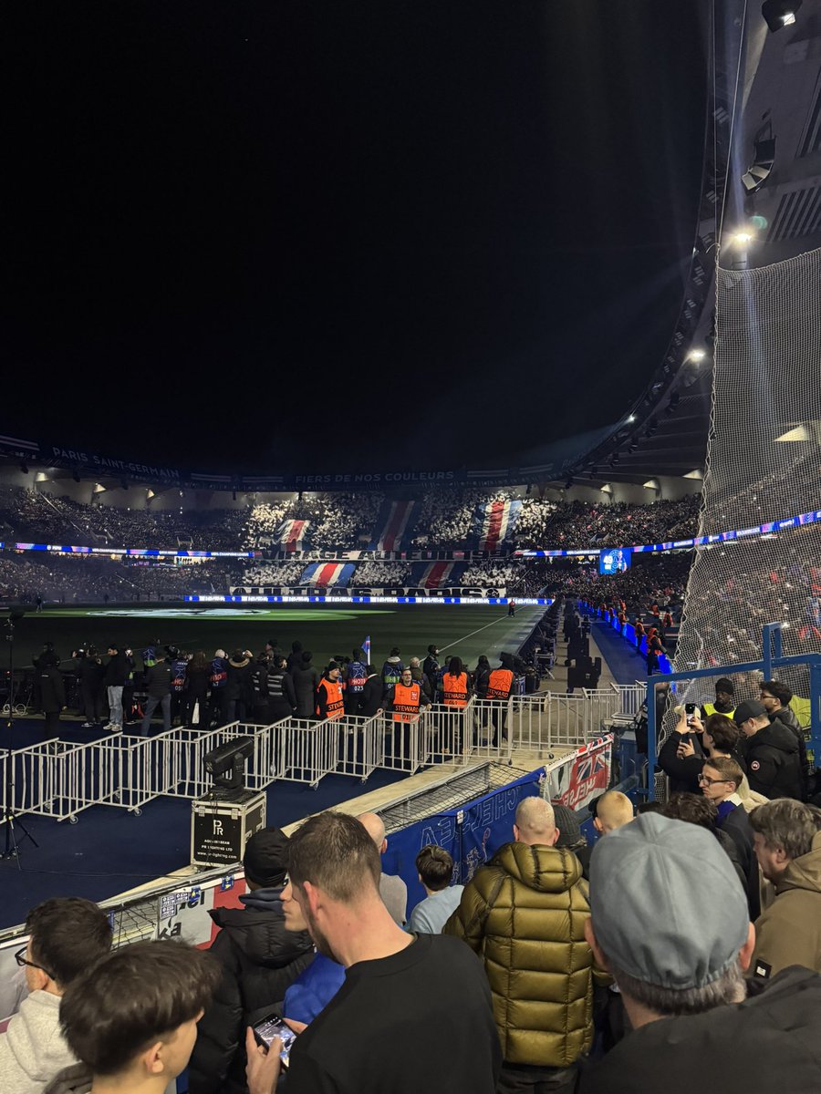 phelper16's tweet photo. PSG (A) https://t.co/ar1octU2jj