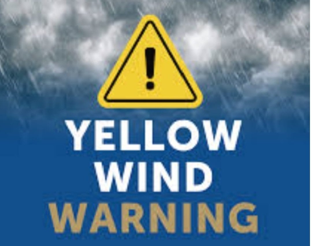 EmconSouthVI's tweet image. A Yellow Wind Warning is in effect tonight, for Greater Victoria, Gulf Islands &amp;amp; the Malahat.
A sharp cold front brings  westerly gusting winds up to 90 km/hr. Drive to the conditions &amp;amp; check drivebc.ca for latest weather &amp;amp; road conditions.
#windwarning 
@tranbc