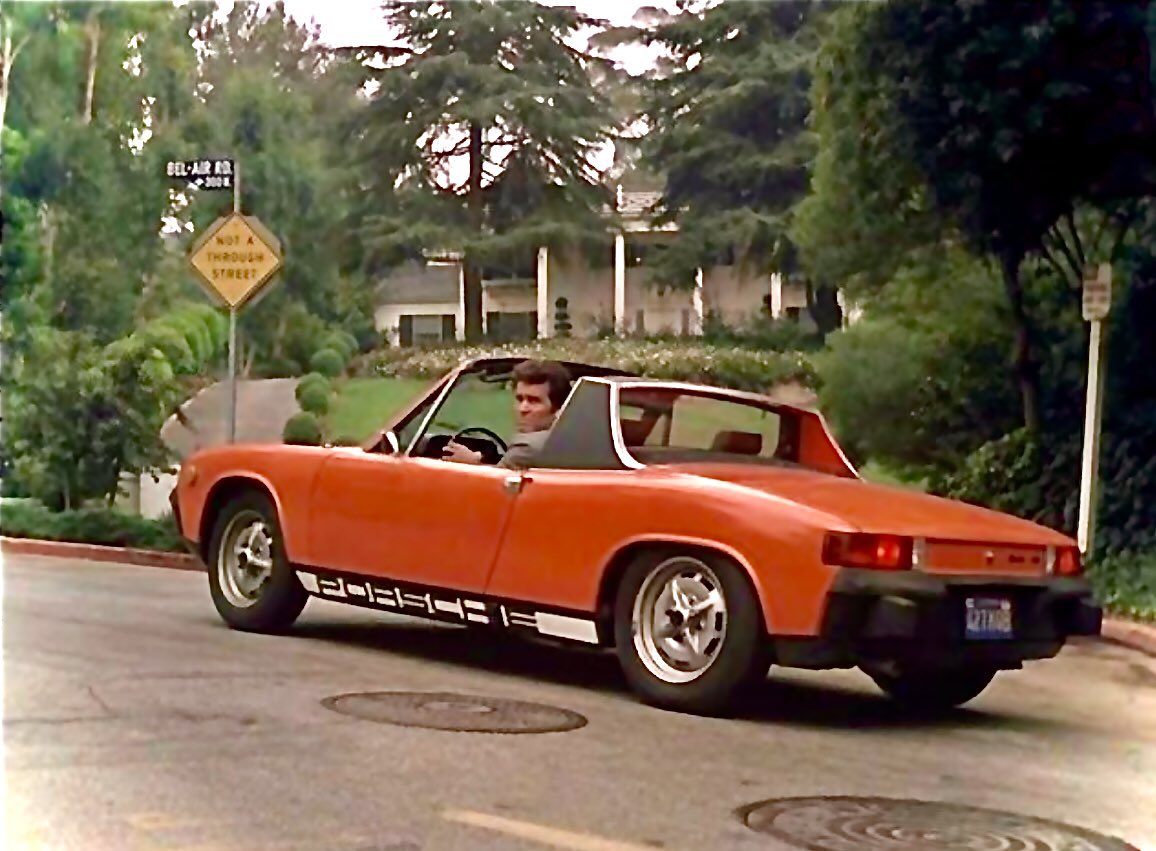 JasonBauer7's tweet photo. Jim Rockford wasn’t really ready for a serious relationship, but be did like to drive Beth’s 914 sometimes. https://t.co/dVWI4xM19J