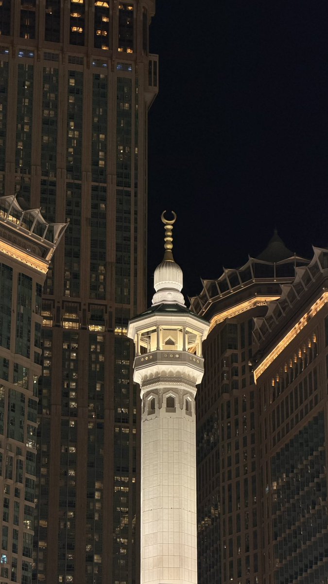 giia81's tweet photo. 𐙚 سُميت ليلة القـدر لأنها تُغير الأقـدار 𐙚⋆
فاللهُم غيّر قـدري إلى حـالٍ تحبـه وعوضني خيراً https://t.co/XZsqaRPnfv