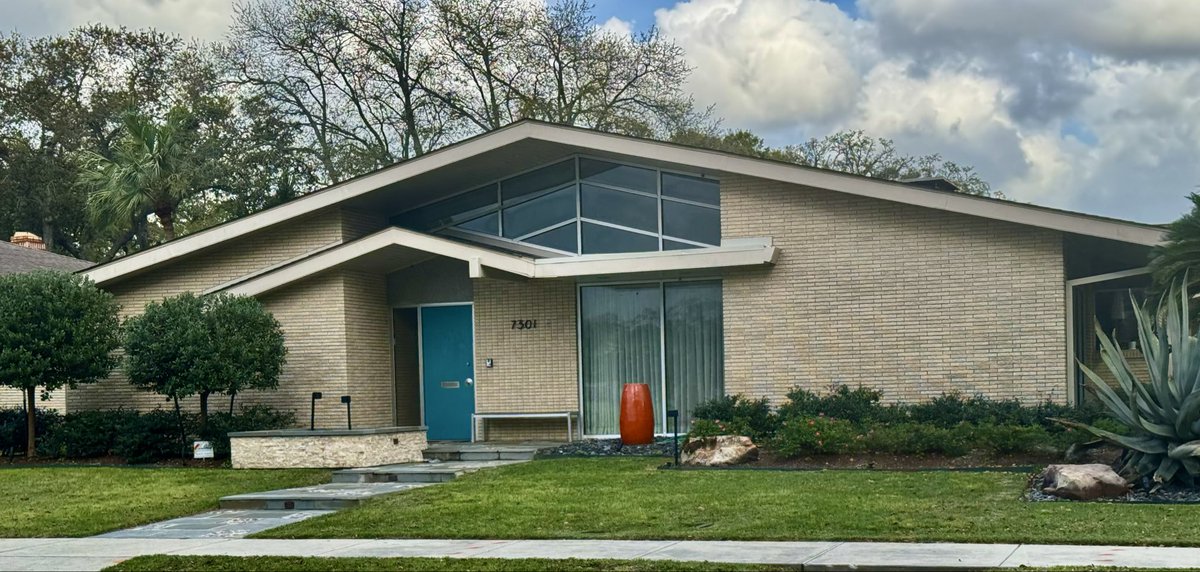 Lakeview Life tweet media