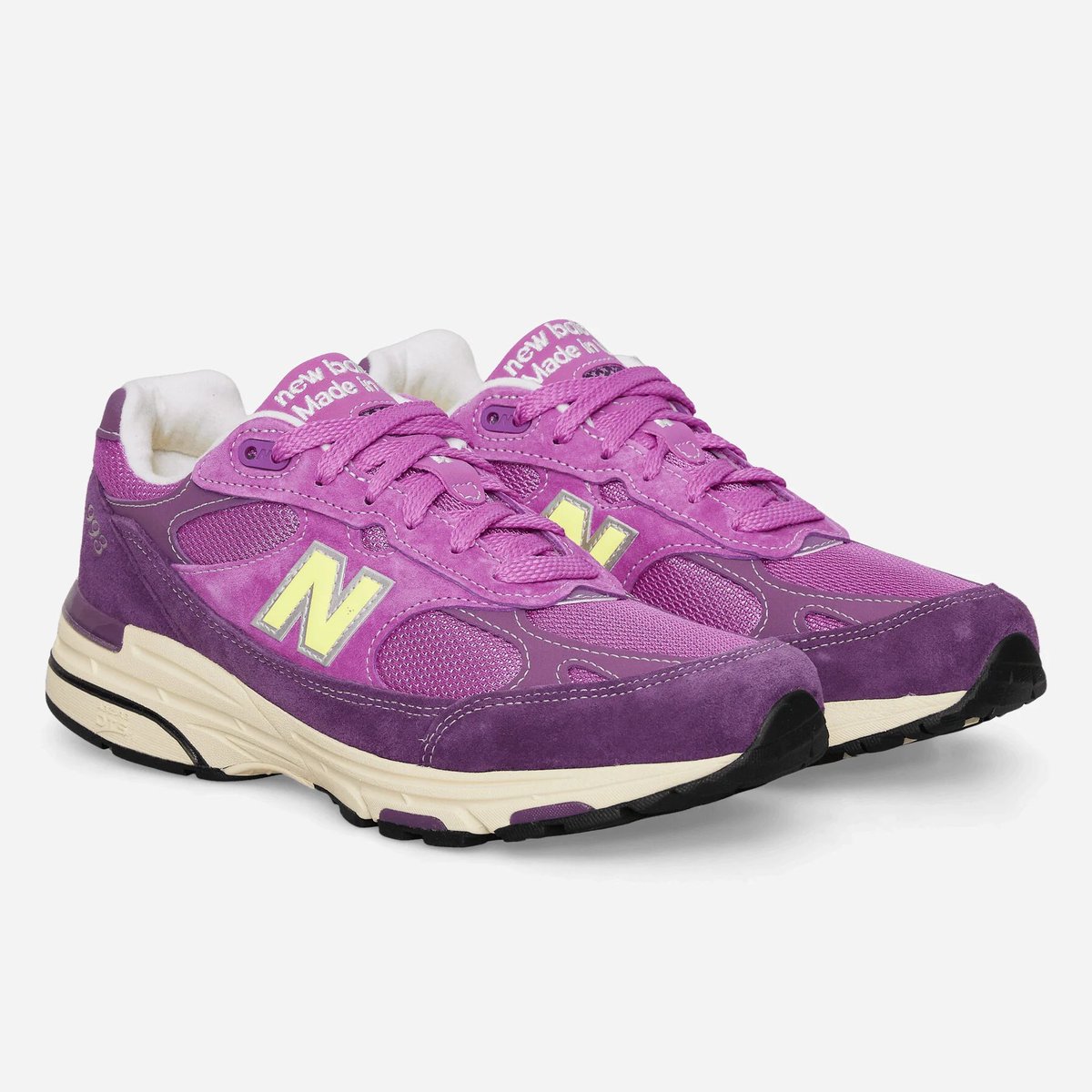 snkr_twitr's tweet photo. AD: LIVE in 35mins via Slam Jam 

Converse SHAI 001 'Blush'
-> https://t.co/dRWWzKWYb3

New Balance 993 Made in USA 'Passion Fruit/Dusted Grape/Afterglow'
-> https://t.co/4mHYJqcrdh

New Balance 1890 Faded Black/Utility Green'
-> https://t.co/lbrJIIRrDJ https://t.co/3okmqlQiut