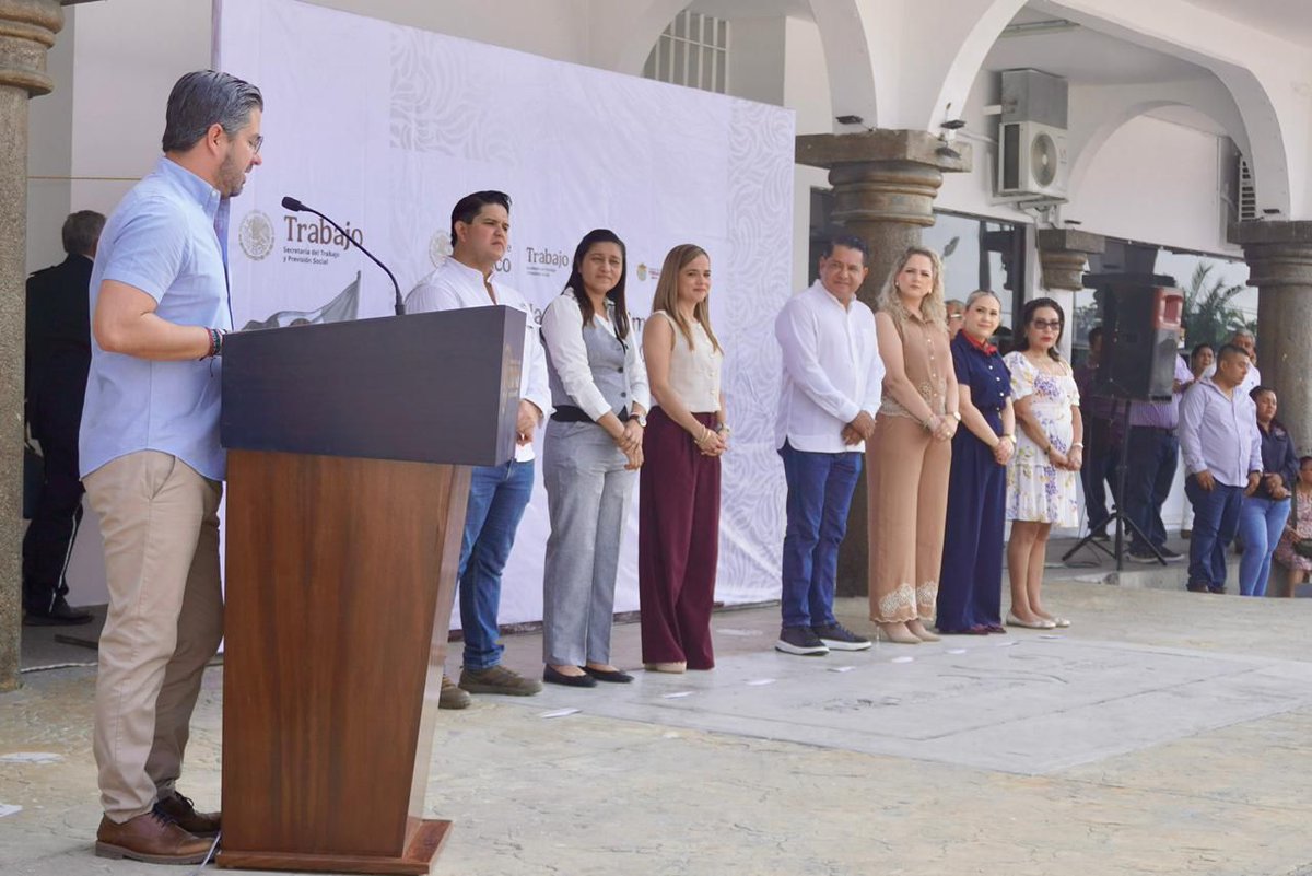 En Tuxpan realizamos la 2° Feria Nacional de Empleo para las Mujeres 2026, donde 30 empresas ofertaron 561 plazas, además de oportunidades a través de la Bolsa de Trabajo y la estrategia de Movilidad Laboral, acercando opciones de crecimiento y autonomía para muchas mujeres.