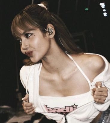 pinksview's tweet photo. jenlisa supremacy https://t.co/tN9F6yWx37