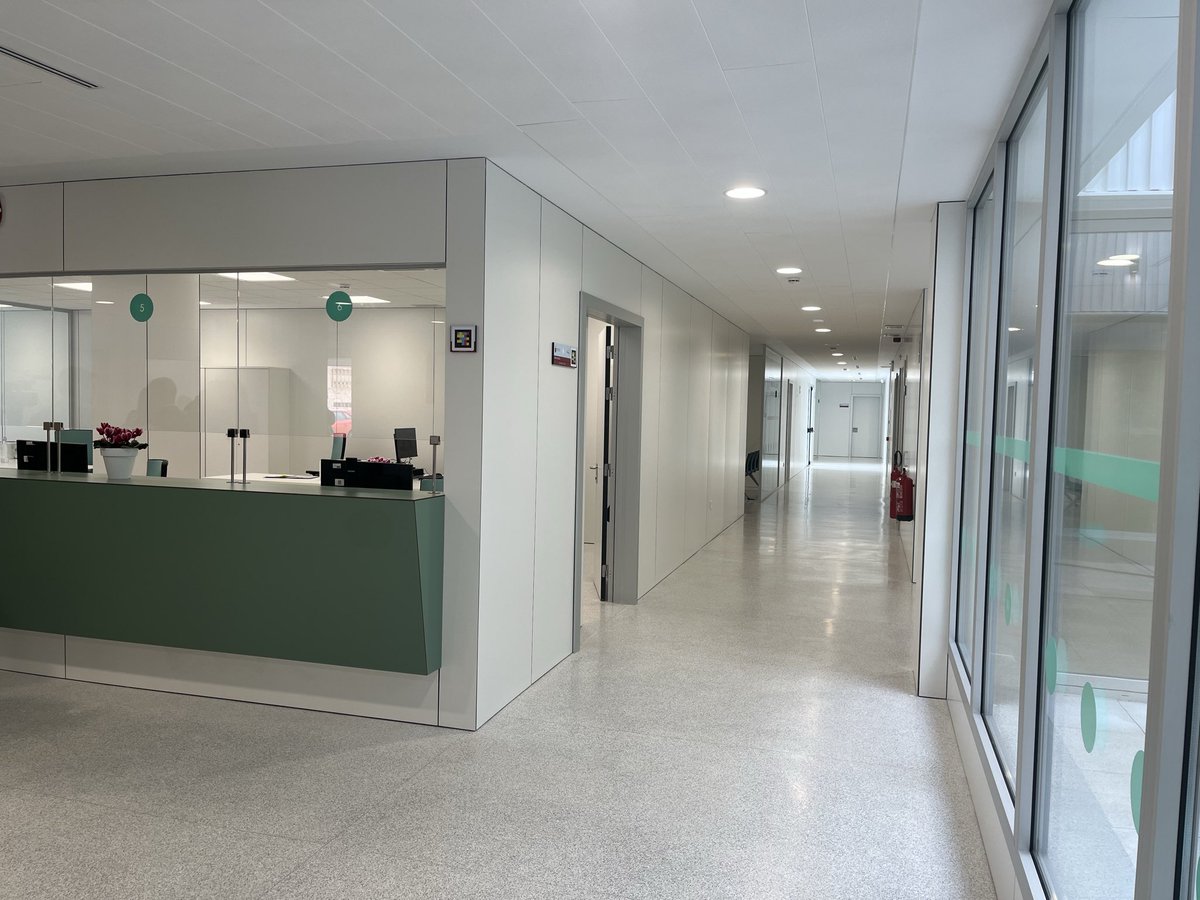 PCE_Molina's tweet photo. Hoy estamos en la inauguración del Centro de Salud Este de #MolinaDeSegura, necesario para seguir ofreciendo servicios públicos a la ciudadanía.
Centro financiado desde el Gobierno Central, lo cual han intentado ocultar desde PP-Vox. https://t.co/NW9Jj6H9Xr