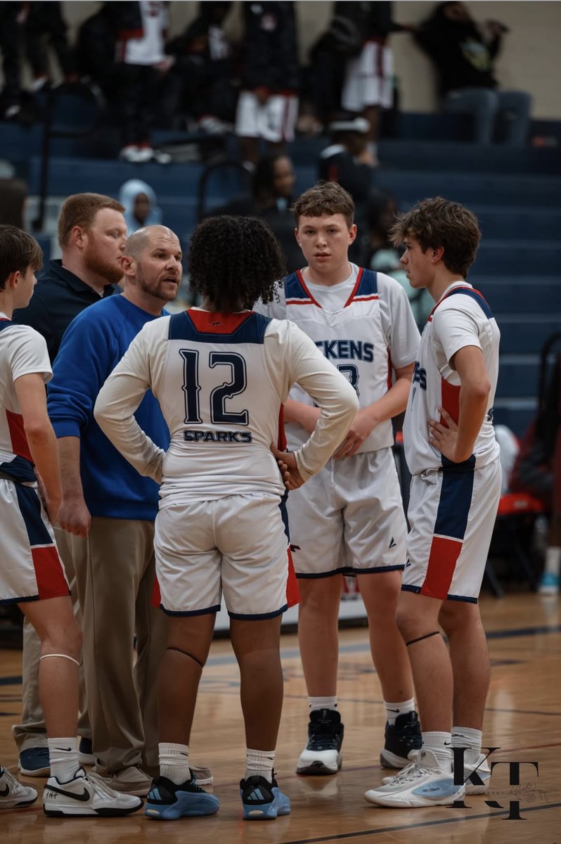 _Connor_018's tweet photo. 8th grade basketball 🔥🏀 https://t.co/f7iXl1VBGP