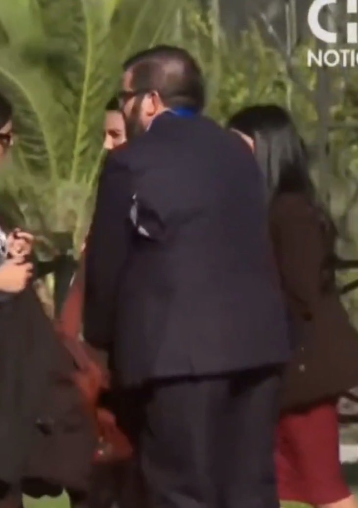 Columna: el chancho culiao con la pequeña chaqueta jajajaja