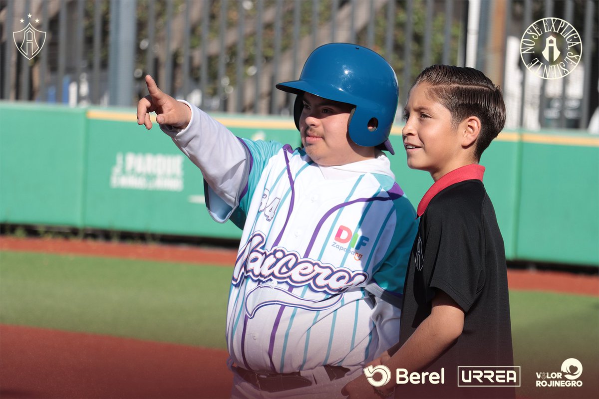 AtlasFC's tweet image. El #ValorRojinegro se inculca desde La Academia 🦊
Es por eso que nuestra #Sub11 estuvo presente en el entrenamiento de los Maiceros, equipo de béisbol de personas con discapacidad intelectual, llevando la inclusión a todos los deportes junto a @DIF_Zapopan ❤️🖤
