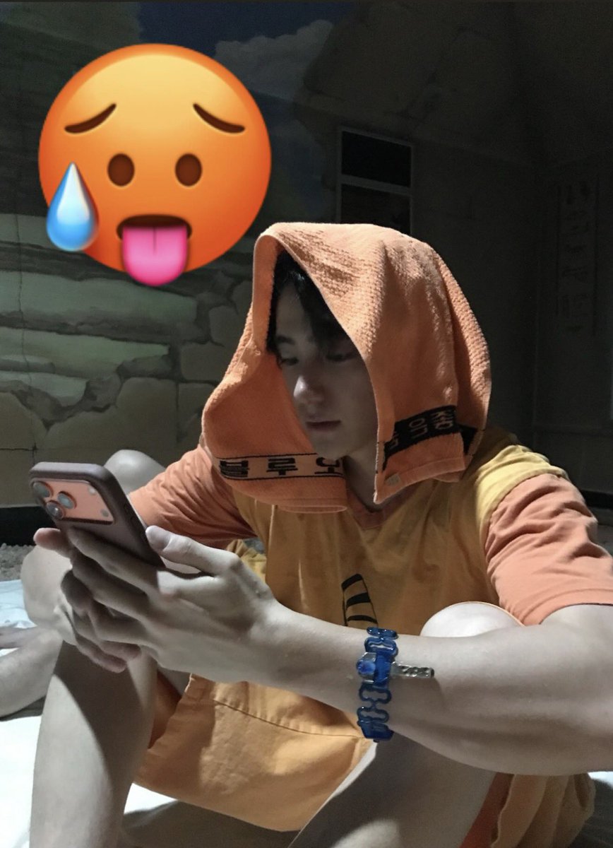 잣 tweet media