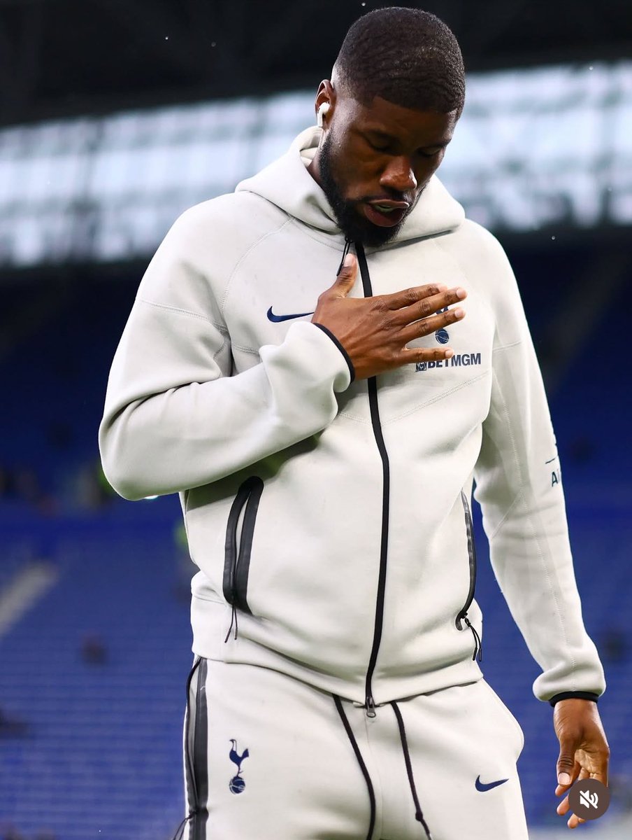 Lilywhite Rose tweet media