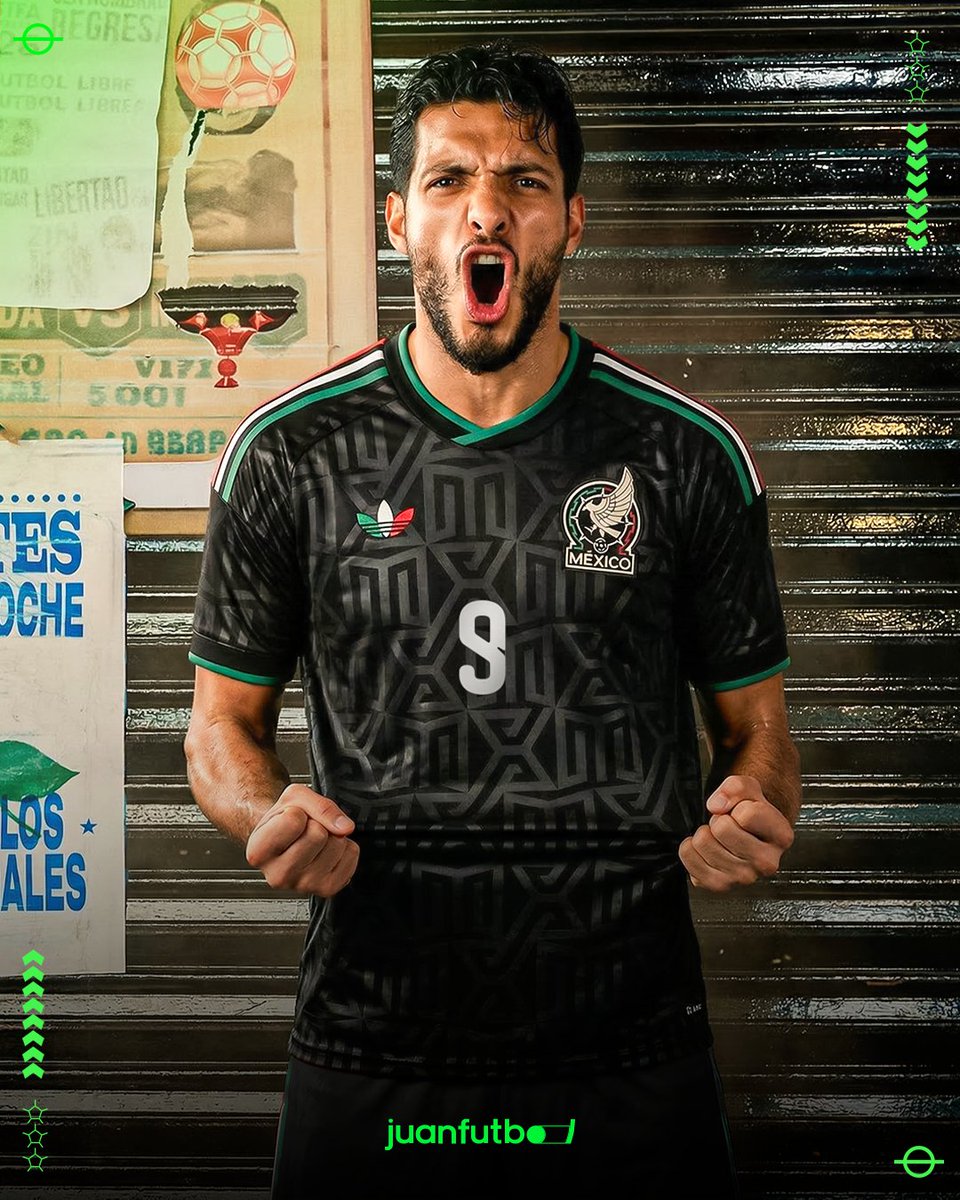 juanfutbol's tweet image. FACTO: Si México no llega al quinto partido con este uniforme, es porque el mundo nos tiene envidia. 🇲🇽🔥

Miren estas equipaciones para el Mundial. Son arte puro, ¡para encuadrarlas! 😍🖼️

 ¿Cuál estrenarán primero? 👕👇

#México #Jersey #WorldCup2026