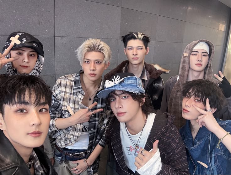 ecywrites_'s tweet photo. @EN_POLL_ ENHYPEN IS SEVEN
#BELIFTLABTREATENHYPENBETTER #ENHYPEN_IS_7
#COMEBACKHEESEUNG

#엔하이픈은_일곱이다
#엔하이픈은_7명이다
#엔하이픈_일곱을_지켜
#빌리프랩_설명해라
#PROTECT_ENHYPEN https://t.co/hiRZDrHlzb