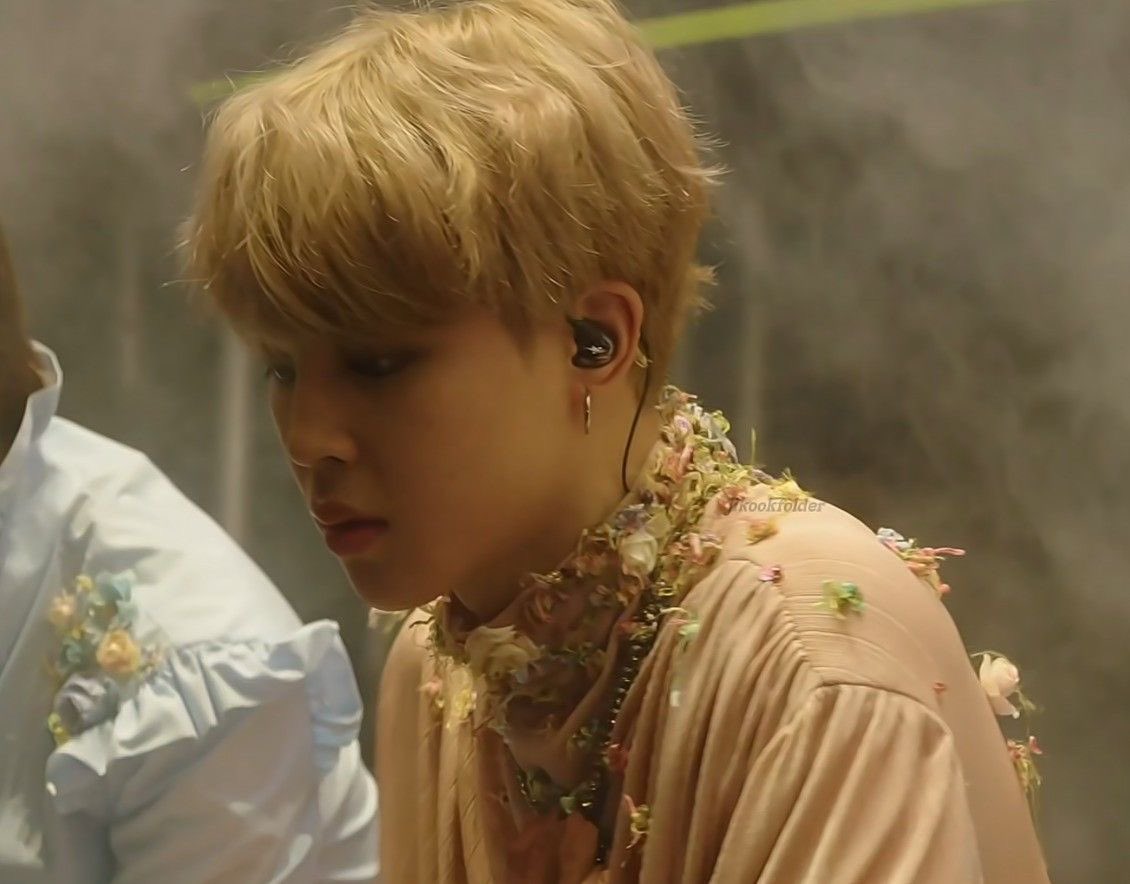 peach ⊙ ⊖ ⊜ 🪭 tweet media