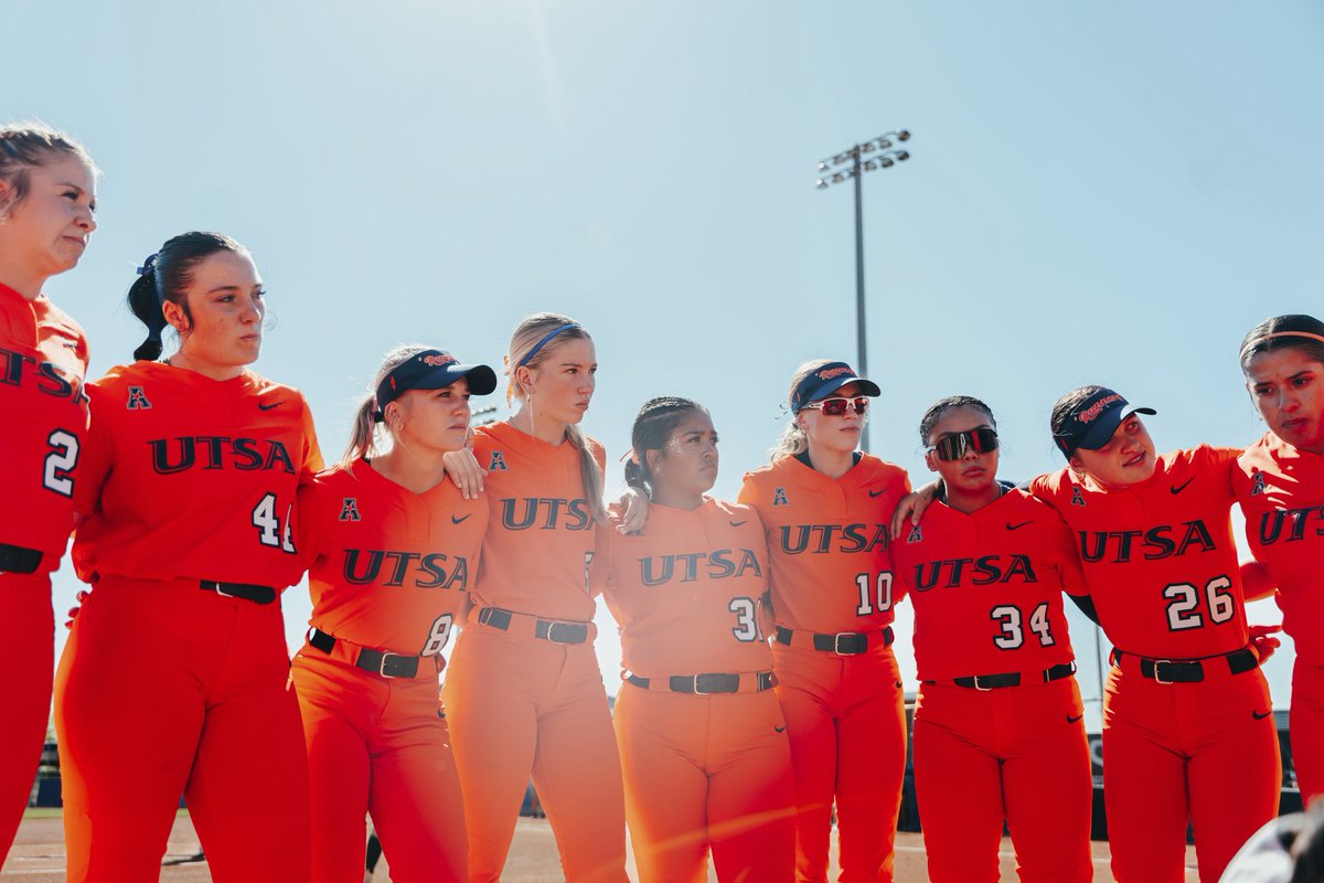 UTSASoftball's tweet photo. Midweek Frames 📸

#BirdsUp 🤙 | #LetsGo210 | #PluckEm 🪶 https://t.co/beqim38OFg