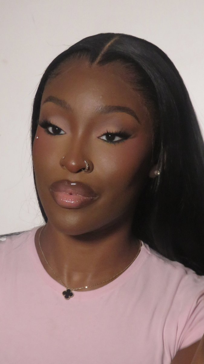 lani thee MUA💕 tweet media