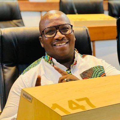 Powerfm987's tweet image. [ON AIR] Should the government prioritise building proper houses over introducing technological innovations like wi-fi streetlights in Gauteng’s informal settlements.

@KI_Mkhari is in conversation with Mpho Sesedinyane - SANCO Gauteng Secretary General on #POWERZone