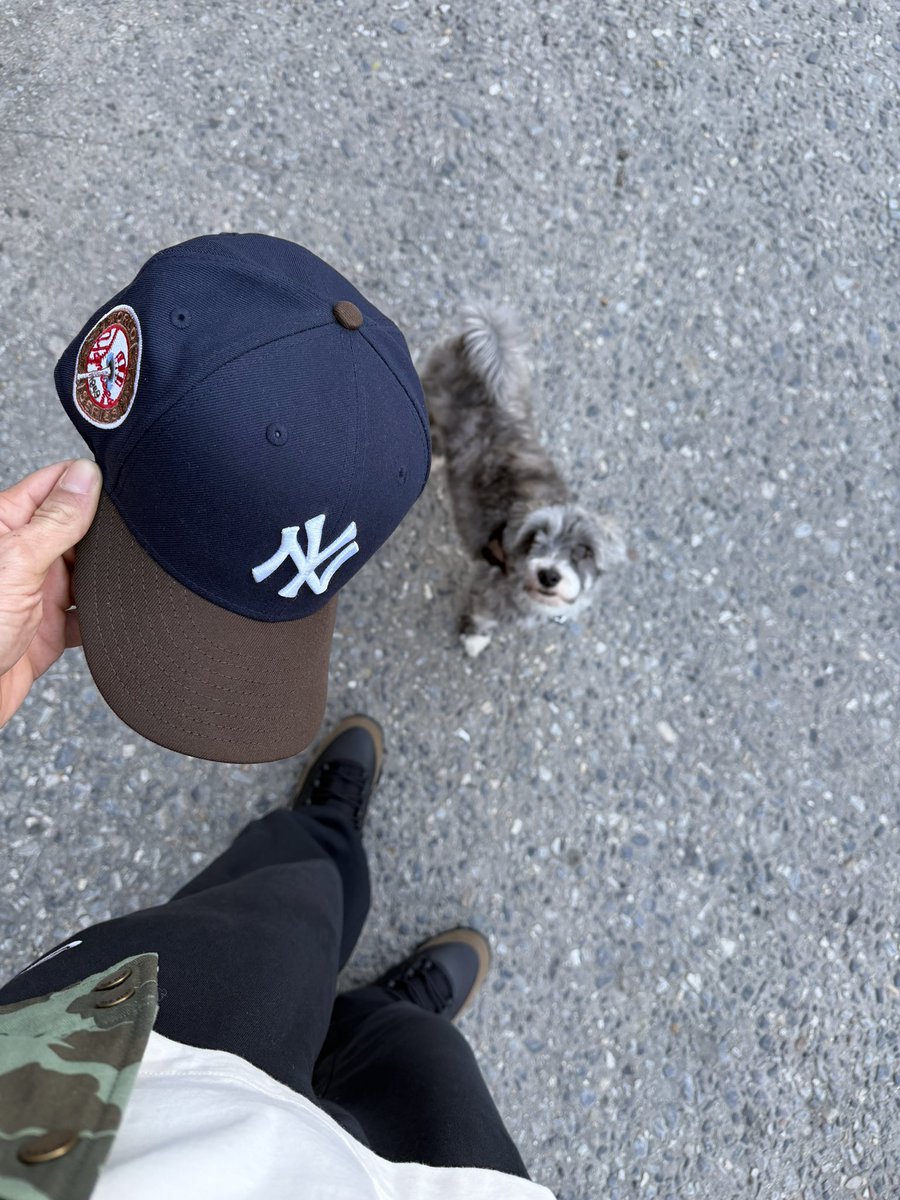 TheManWithESPN's tweet photo. #StartingCapFive🔱
#PINdejos🫏
#FOTD🧢
New York #Yankees⚾️
#BBC👨🏻🚀 Yankees shirt
#10DEEP Jacket
#KOTD👟
Olive 9’s 🫒 https://t.co/uUeUPRC0Fs