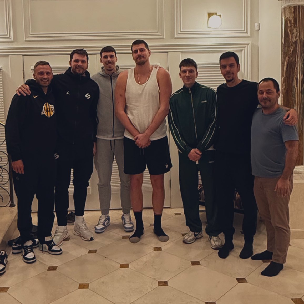 LakeShowYo tweet media