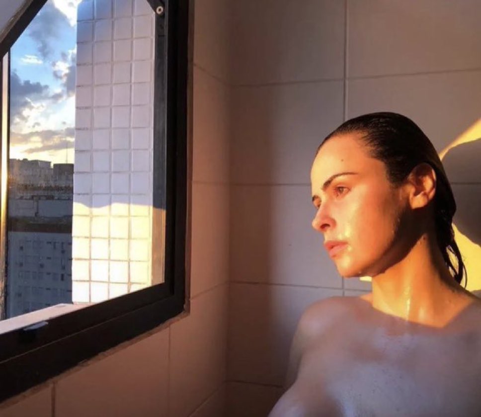 quando vc ta meio amargo e entra na drogasil e é tão bem tratado &amp; humanizado que vc sente a amargura saindo do seu corpo