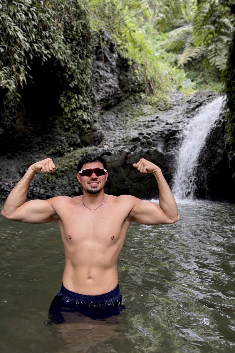 Caesar_aaa's tweet photo. deep in the jungle 🐒🌴🌺 https://t.co/f0Zbo2WUOX