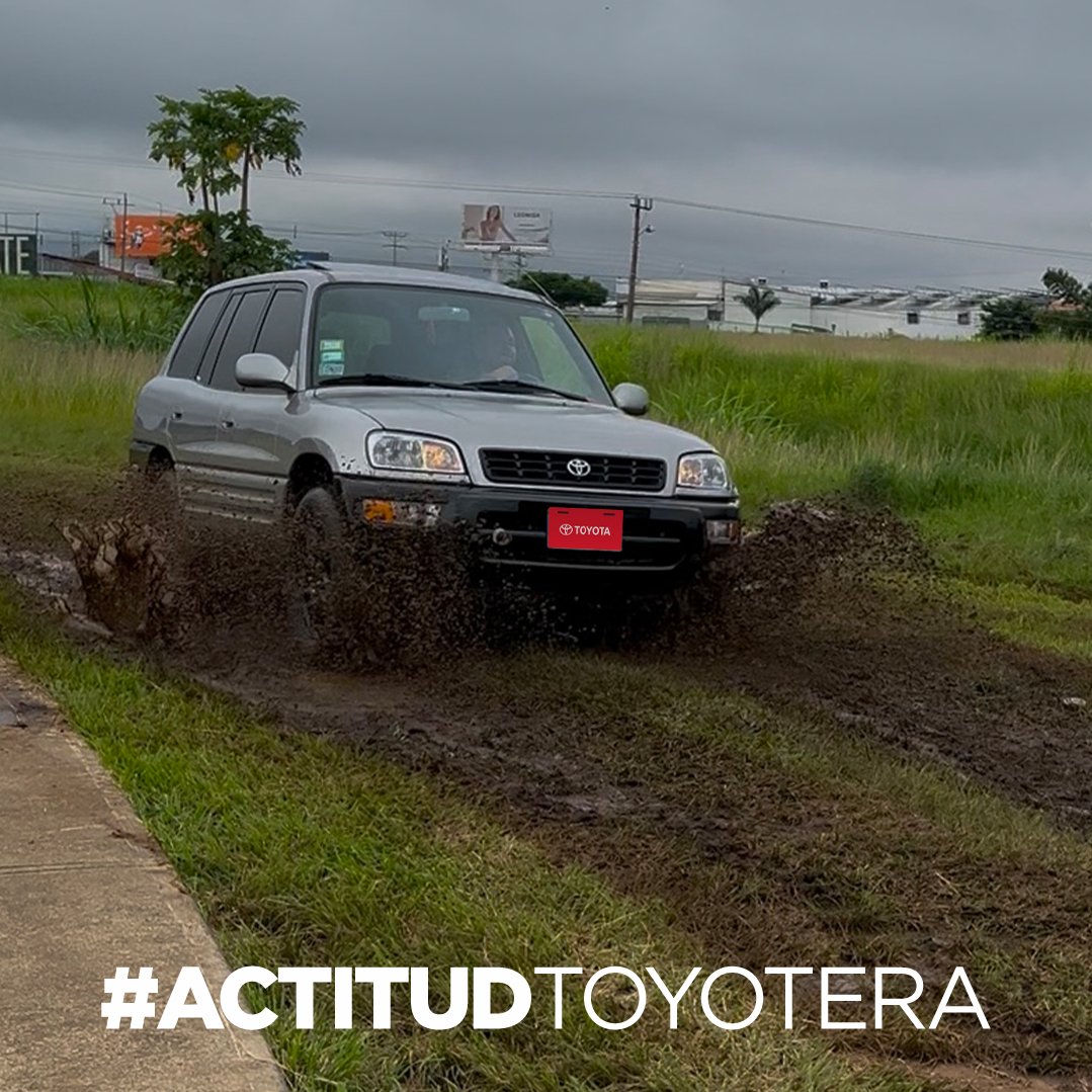 Ahora que están de moda los RAV4, les comparto el mío de 1999. 📸 Danilo Jesús Porras