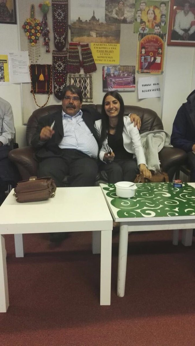 TugbaHezer's tweet photo. Salih Muslim bavekî ezîz bû, pêşeng bû, şoreşger bû. 
Ez xwe kêm dibînim ku li ser ked û tekoşîna wî biaxivim.
Serê me sax be, serê gelê Kûrd sax be…
Oxir be Bavê Welat… 
Em ji te bîr nakin. https://t.co/xk8cfumIJq