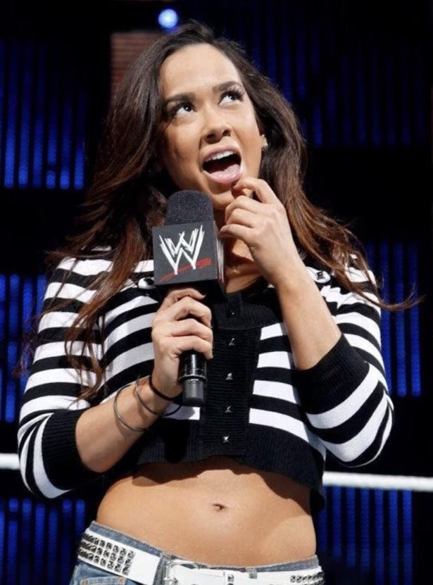 aj lee tweet media