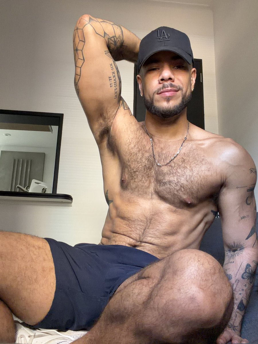 Julio Angel 🔞 tweet media