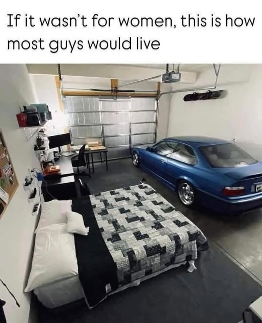 BS.........Where is the big-screen?🤣