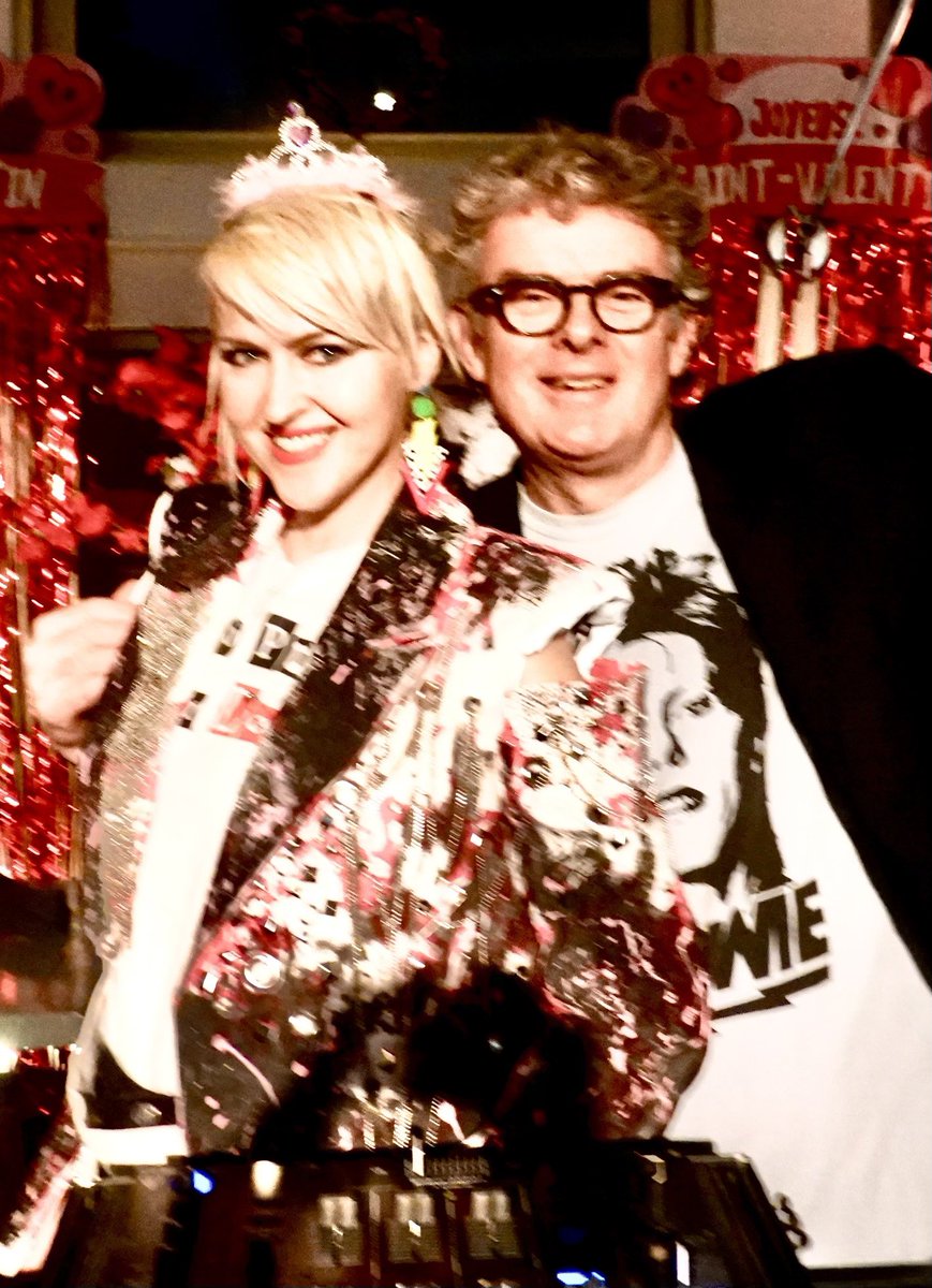 Après l’Halloween New-Wave et la Saint-Valentin New-Wave, voici le Vendredi Saint New-Wave! Mon ami <a href="/brendanshowbiz/">Brendan Kelly</a> et moi serons de nouveau aux tables tournantes! Pour les billets:: robindesbois.ca/en/programmati…