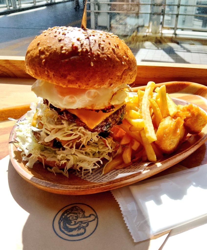 ラーショの皮を被った並商な人👺👺 tweet media