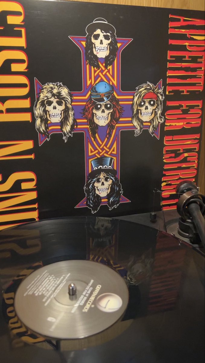 Spinning some 🔫🌹  tonight…love this album - Appetite for Destruction 

#rock #80s #vinylrecords #vinyl