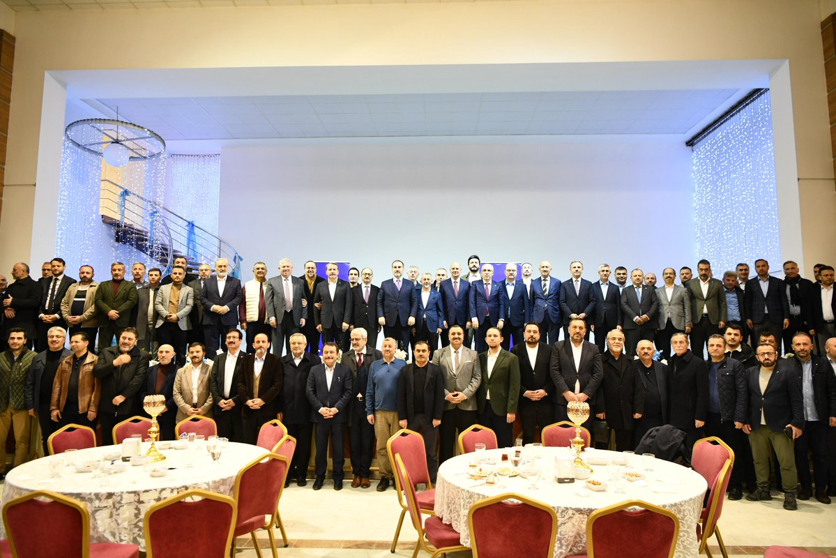 İl Başkanımız Sn. <a href="/hakanhanozcan/">Hakan Han ÖZCAN 🇹🇷</a>, Genel Başkan Yardımcılarımız Sn. <a href="/mustafasenbd/">MUSTAFA ŞEN</a>, Sn. @dromerileri ve İl Yönetim Kurulu Üyelerimiz, Cihannüma Derneği’nin düzenlediği sahur programına katıldılar. 

#MilletimizleYolumuzBir
#SevdamızdaBüyükDavamızda