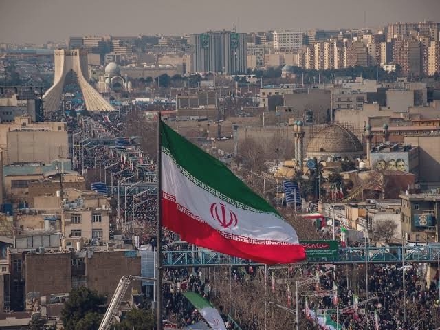 الاستخبارات الأمريكية: إيران ليست معرضة للانهيار في القريب