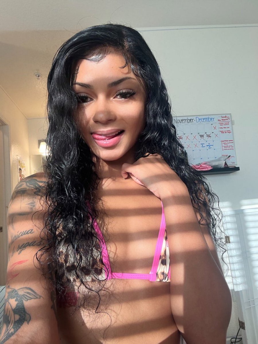 Brandy 💛 tweet media