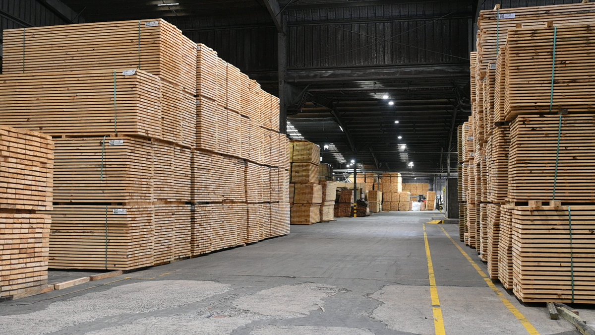 Mvot_Uruguay's tweet photo. Intensa gira por el norte del país. Hoy en Tacuarembó las principales autoridades del MVOT, visitaron proyectos de viviendas y empresas vinculadas al desarrollo de la madera.

🏠 Construcción con madera como alternativa sostenible y mirada de desarrollo regional. https://t.co/KpX3b0WiZp