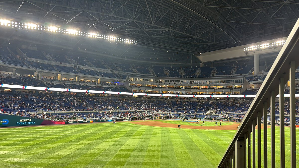 victoria tweet media