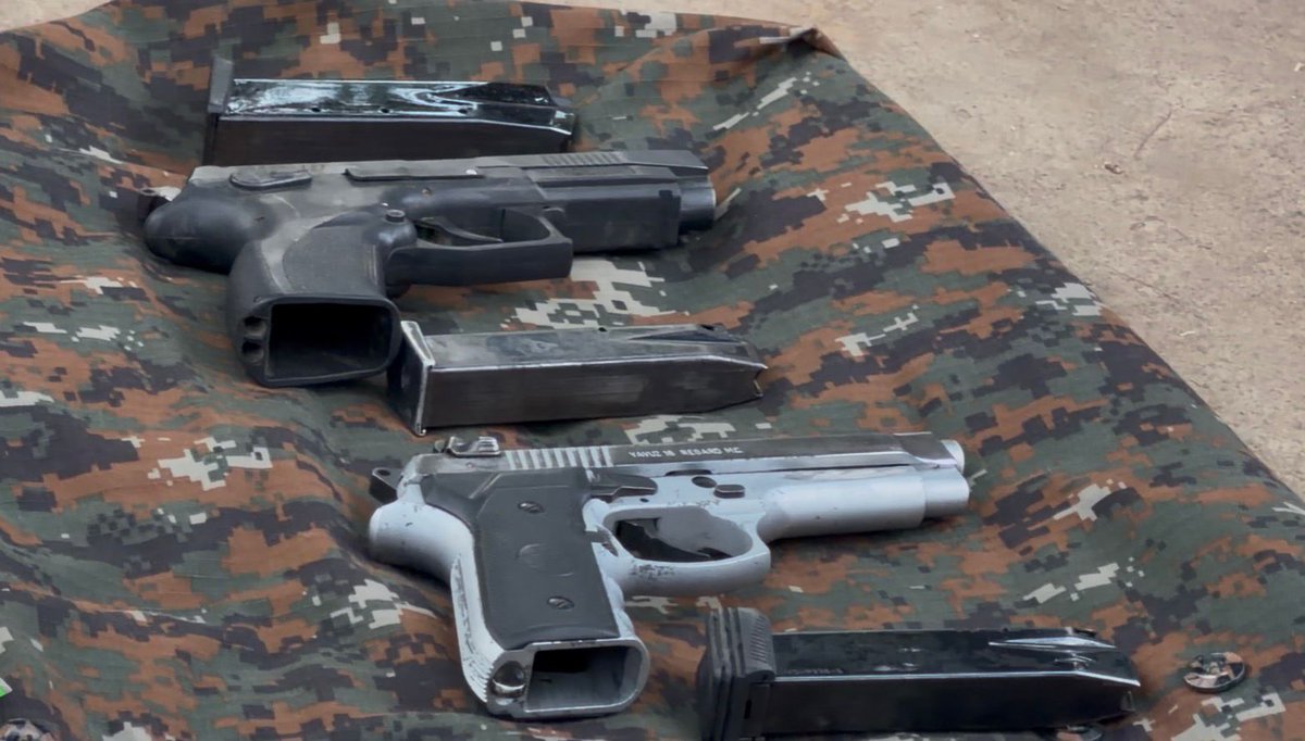 _SPGuatemala's tweet photo. #ControlyOrden Requisa interinstitucional DGSP+PNC+Ejército en Granja Canadá resulta en incautación de 10A/C, 13TV, 170 celulares, 5 router, 2 pistolas, 185 botellas de licor, 3 antenas de internet satelital y varios paquetes de droga. Avanza limpieza de ilícitos en los centros. https://t.co/z5i6PCLHmU