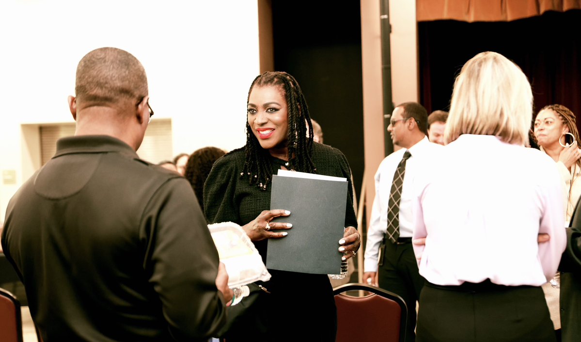 Alexandra P. Davis tweet media