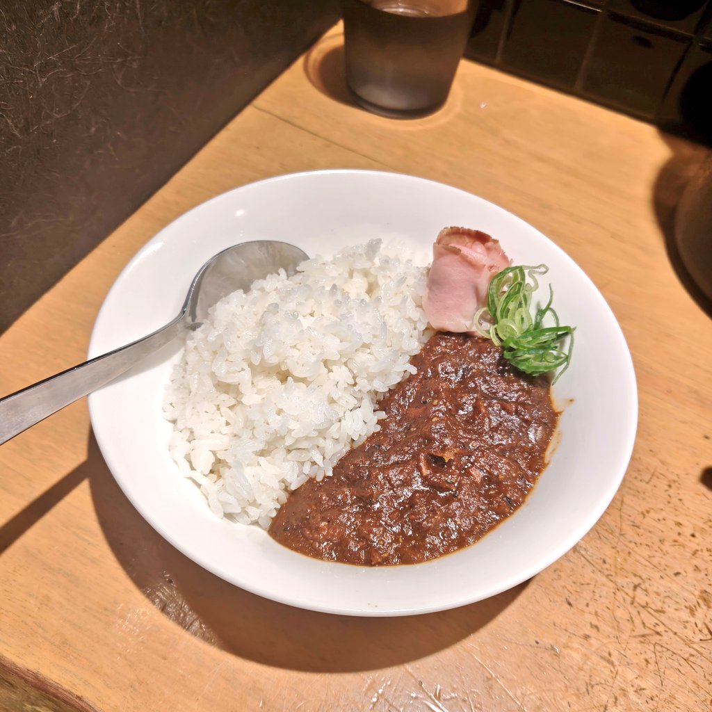 kani_tama's tweet photo. 釜揚げ式セアブラック ブタカレー
1ヶ月ちょいぶりの再開、めでたし
こちらでは通年提供される釜揚げ式
冷たい風で冷え冷えの身体に染みるわ〜ごちそうさまでした!
#ふじ屋NOODLE
#FUJIYER
#HIRAMER https://t.co/qAdfTM1Nal