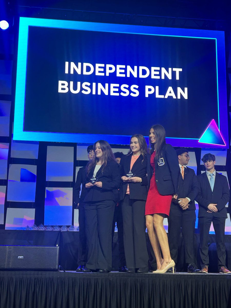 Central Magnet Deca tweet media