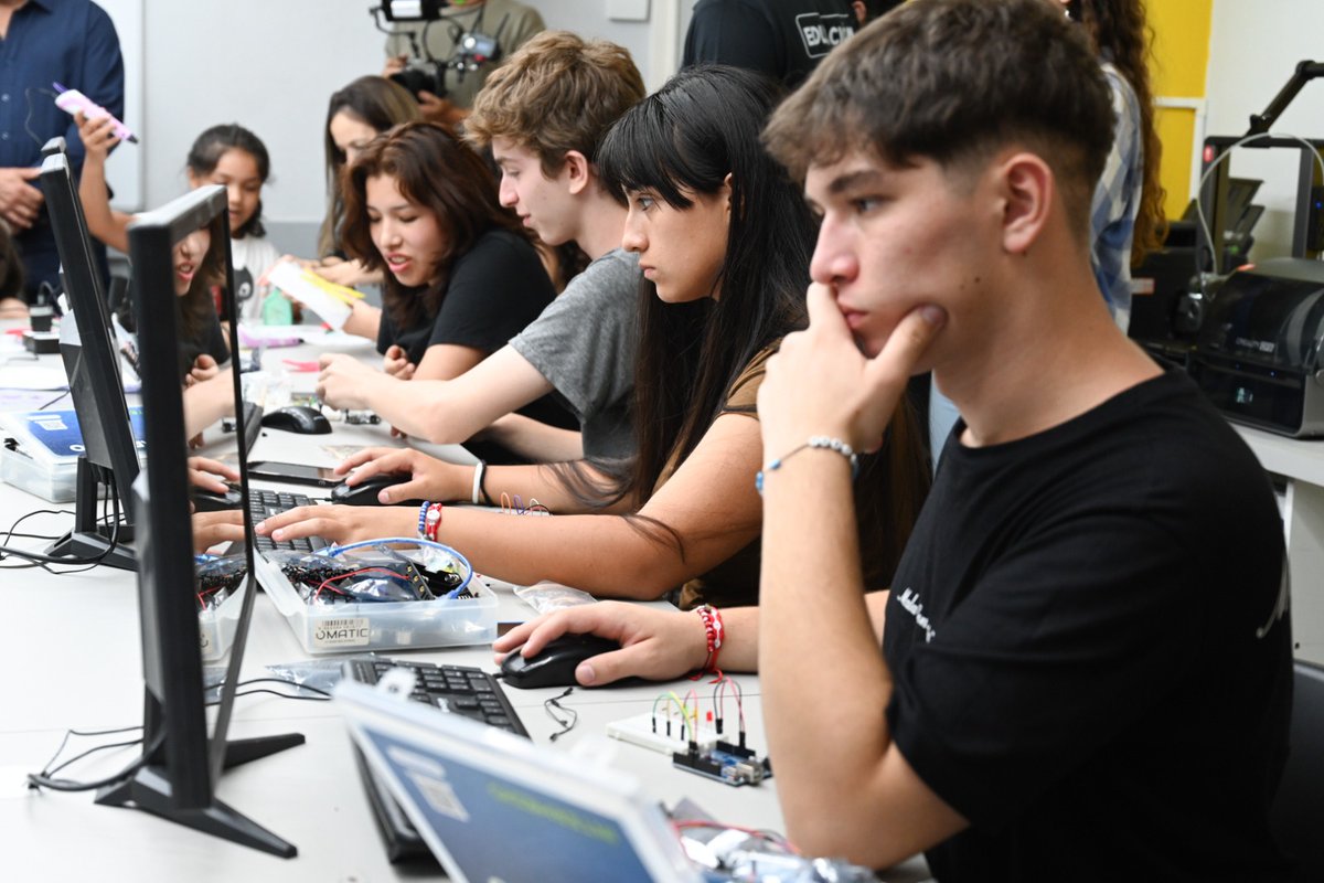 MunicipioTigre's tweet image. Inauguramos la Escuela de Tecnología y Robótica en el Centro Universitario Tigre (#CUT), una propuesta educativa que reúne capacitaciones en torno a la Industria 4.0, la automatización, la robótica, el diseño digital y la fabricación aditiva. 

#TigreEsMiVida