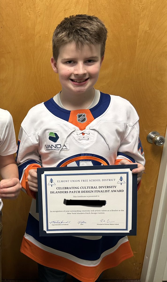 FJM718's tweet photo. Hey @NYIslanders a little love for this guy who was one of the finalists in the Islanders/Elmont School District patch design contest. Kids did great but only one of them showed up at the awards ceremony in a Matthew Schaefer jersey! https://t.co/gMTodLrYtj