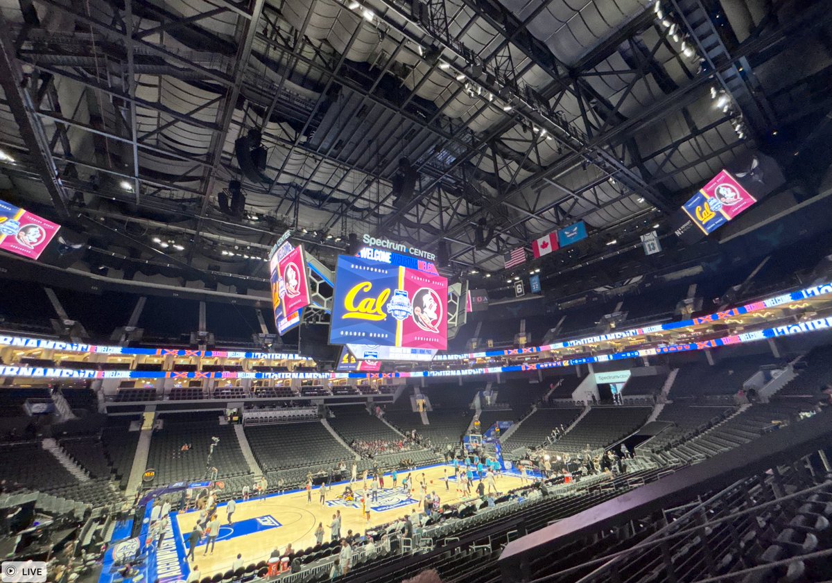 Warchant's tweet image. Rob and Kobe are heating up 🔥🔥

Kobe MaGee is 3-for-3 from beyond the arc. 

Rob McCray has nine points early as well. 

live updates: on3.com/boards/threads…