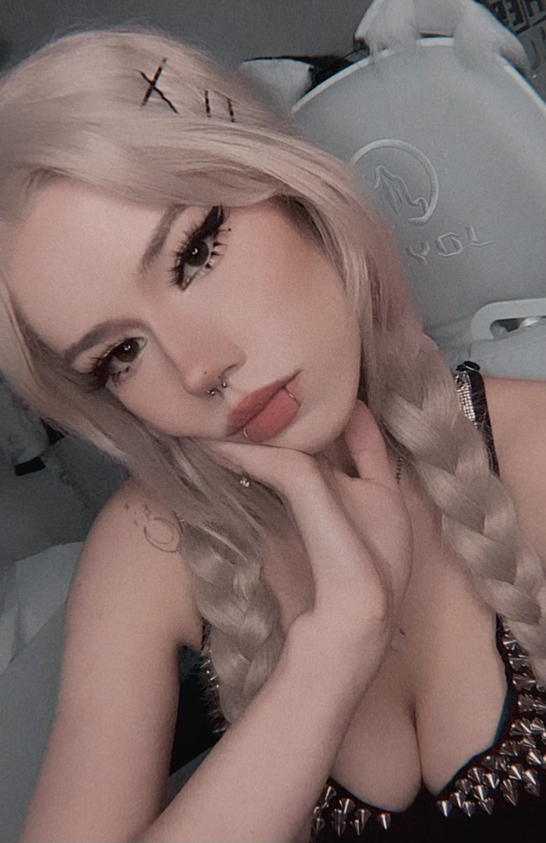 rebeka ˚🤍⟡˖ ࣪ tweet media