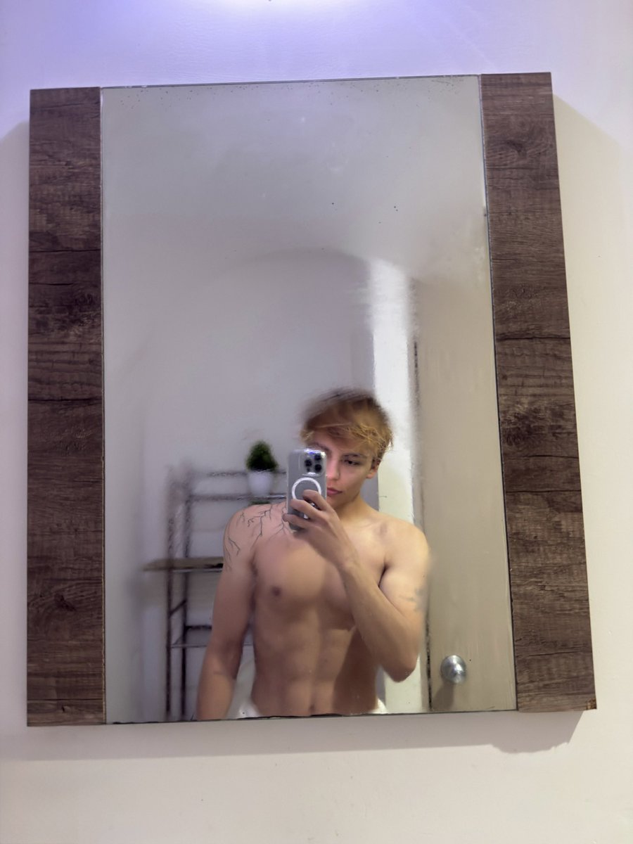 Strangevazq tweet media