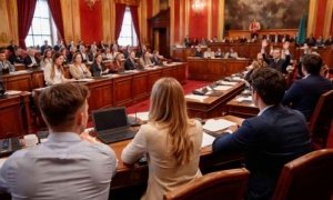 🇮🇹💞🇨🇺ǀ El ayuntamiento de la ciudad italiana de Turín aprobó una resolución que condena el bloqueo de Estados Unidos contra Cuba y demanda implementar proyectos concretos de ayuda a la población de la nación caribeña. 
🔗acortar.link/JKAy6q
#CubaNoEstáSola 🤝